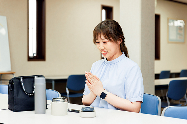 昼食の様子