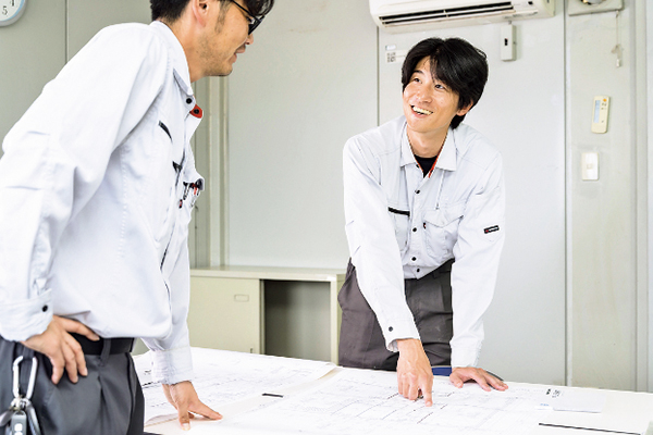 図面確認の様子