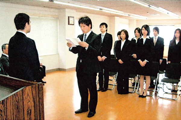 入社式の様子