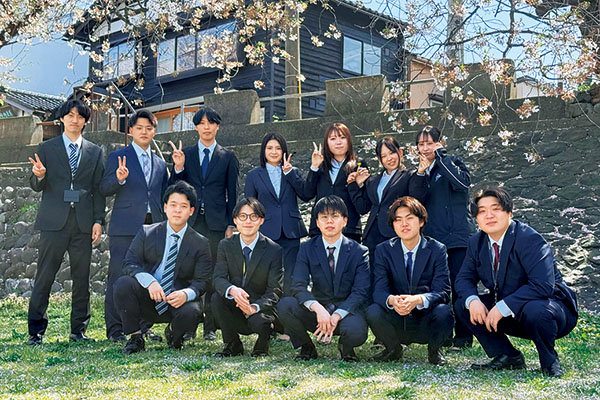 2026年新入社員の集合写真