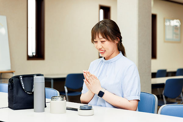 昼食の様子