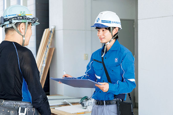 出社・朝礼の様子