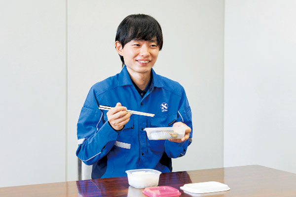 昼食休憩の様子