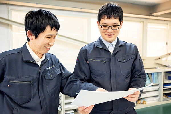 設計の相談の様子